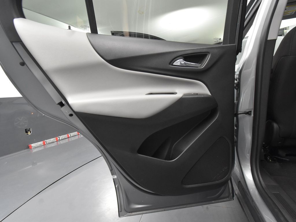 Vehicle image 39 of 52