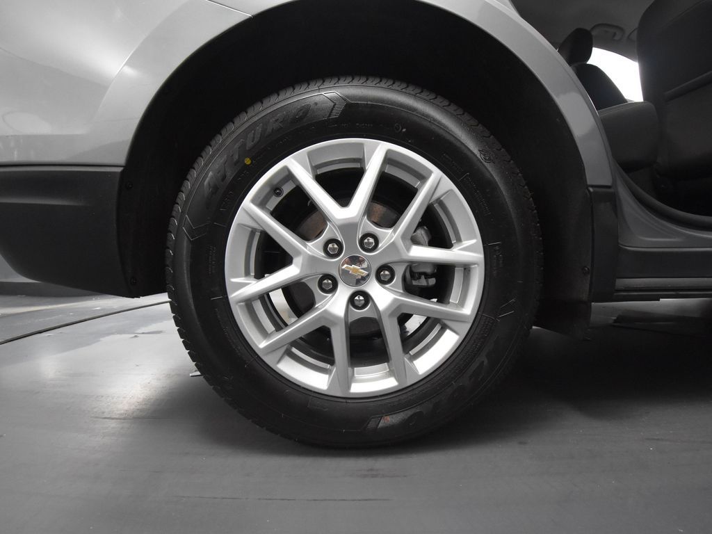 Vehicle image 20 of 52