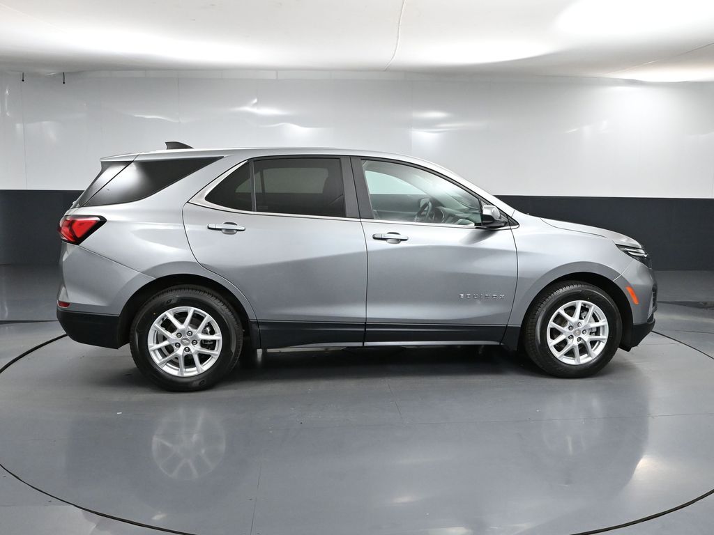 Vehicle image 8 of 52