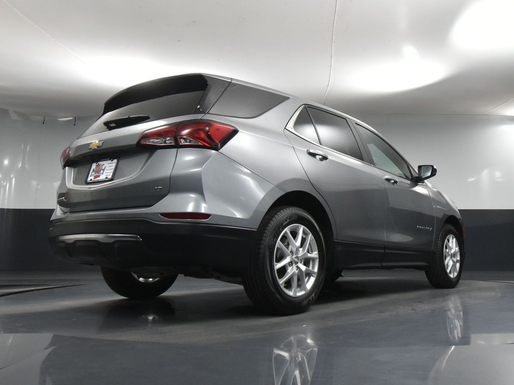 Vehicle image 10 of 52