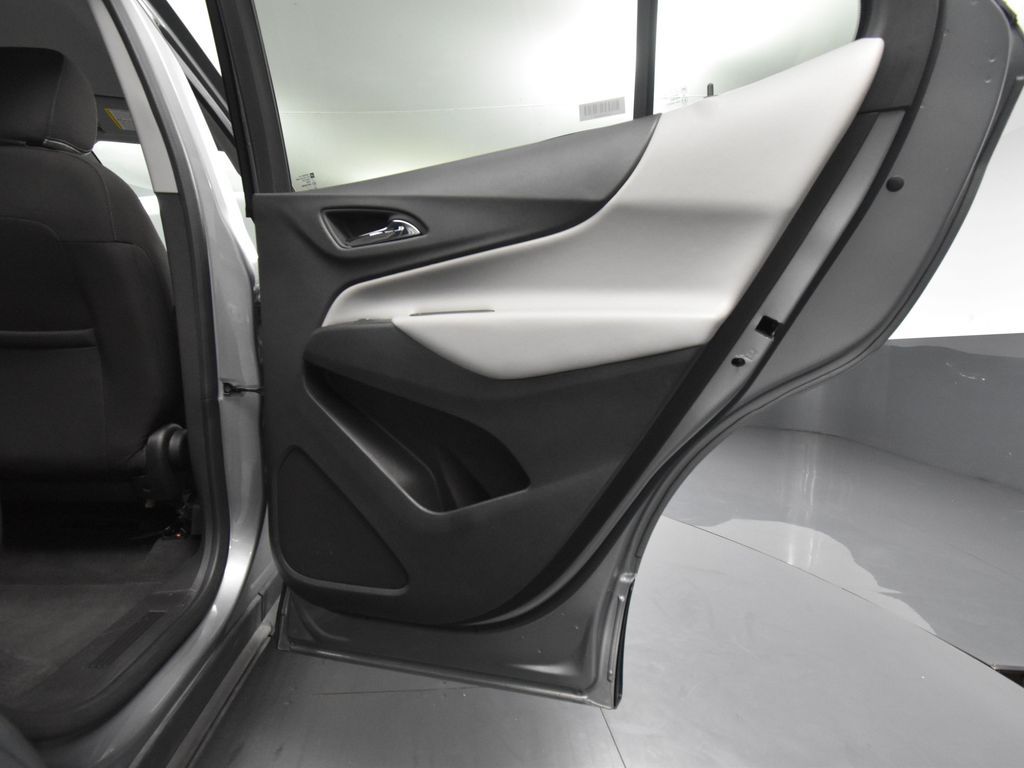 Vehicle image 46 of 52