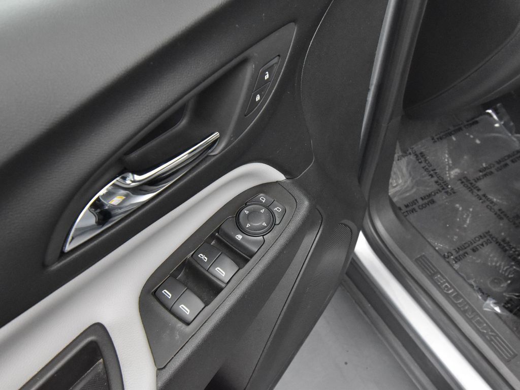Vehicle image 51 of 52