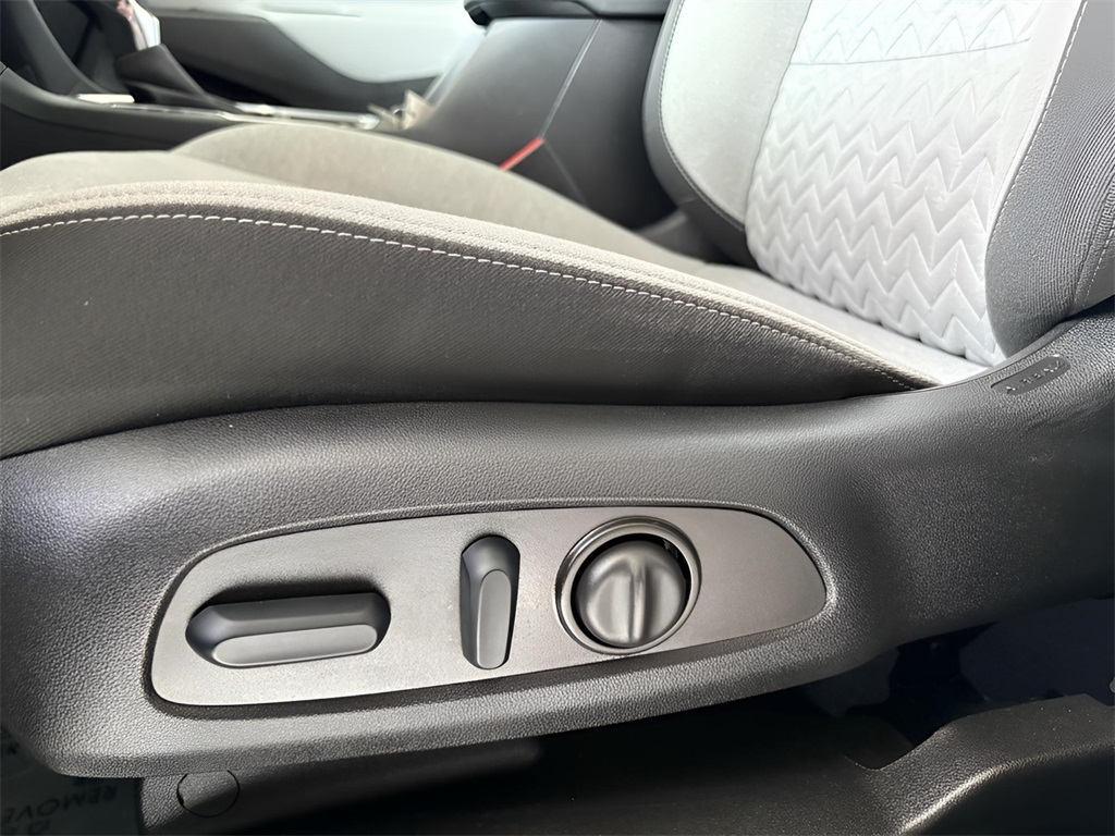Vehicle image 16 of 35