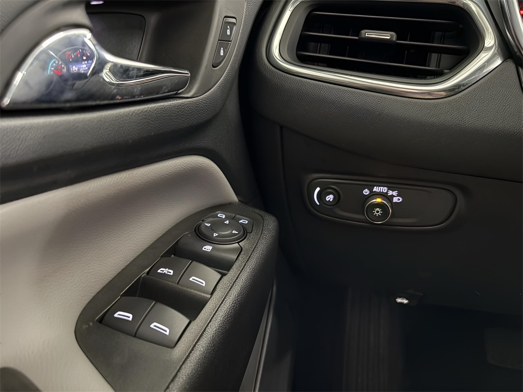 Vehicle image 15 of 35