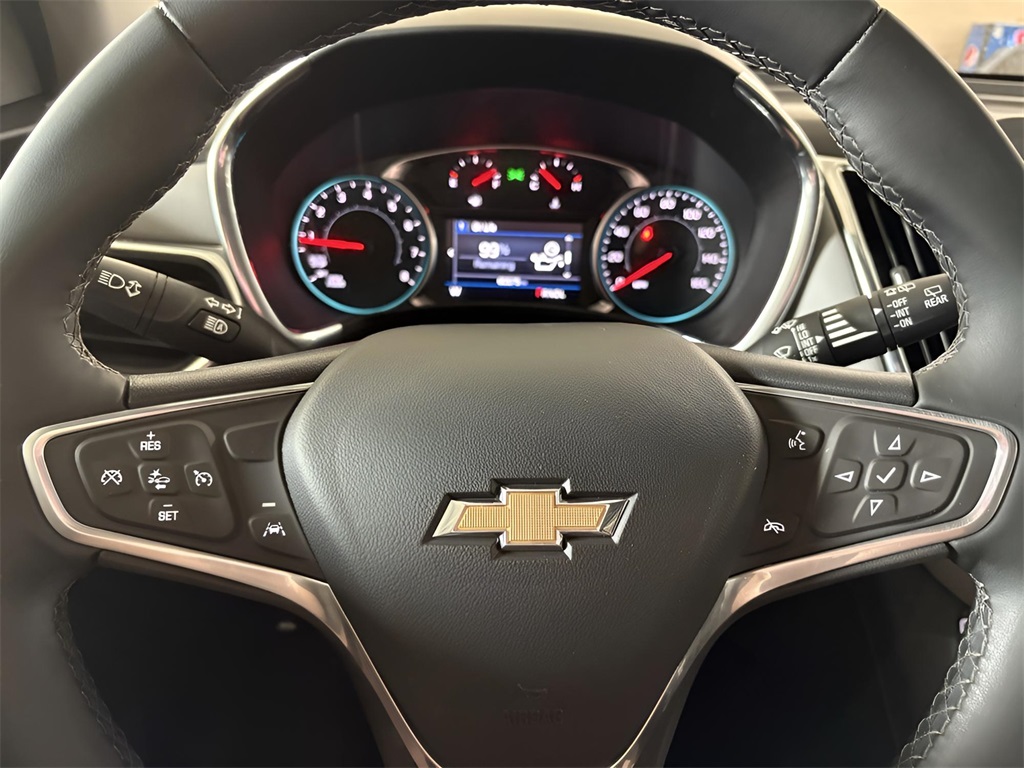 Vehicle image 13 of 35