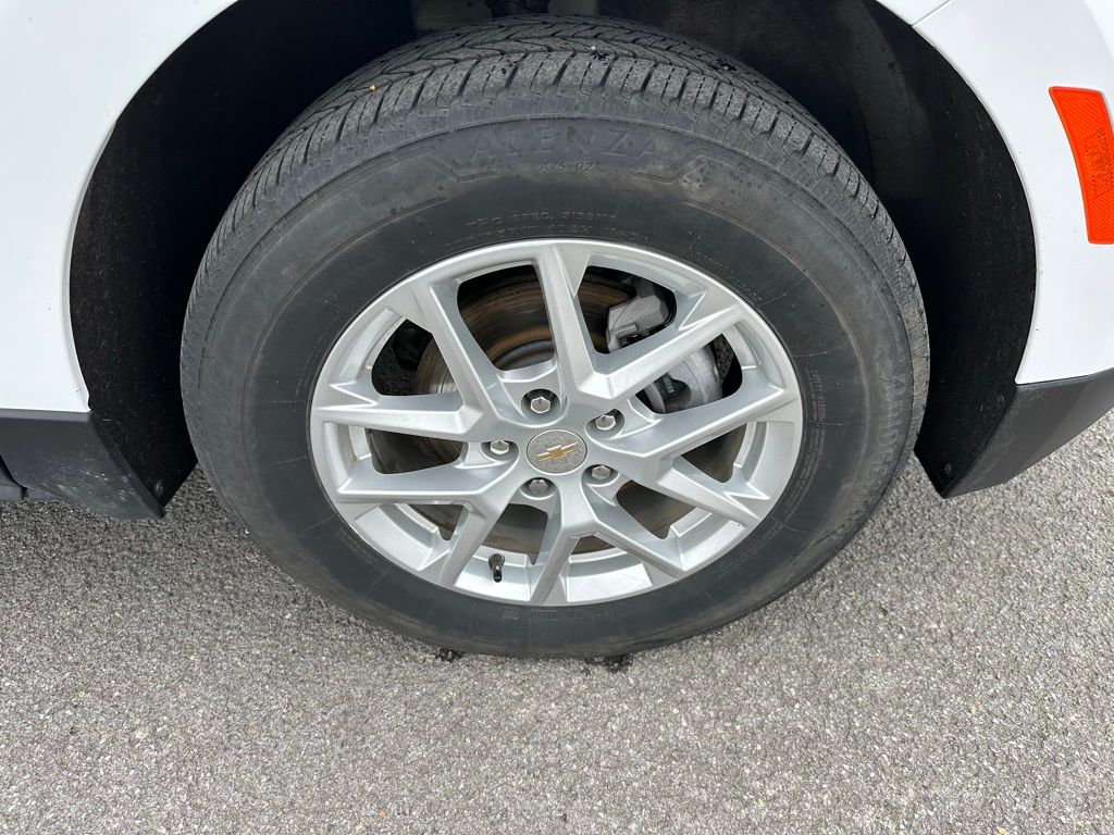 Vehicle image 10 of 27