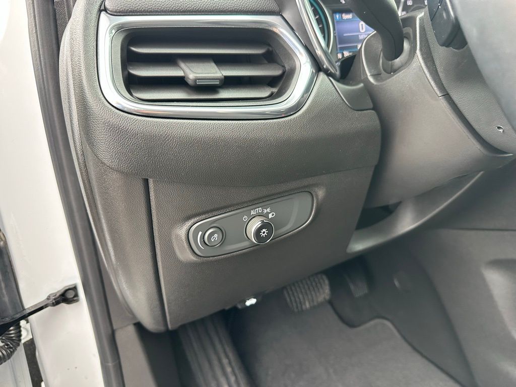 Vehicle image 19 of 27