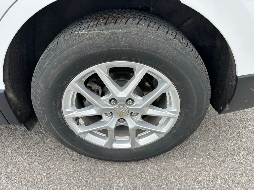 Vehicle image 12 of 27