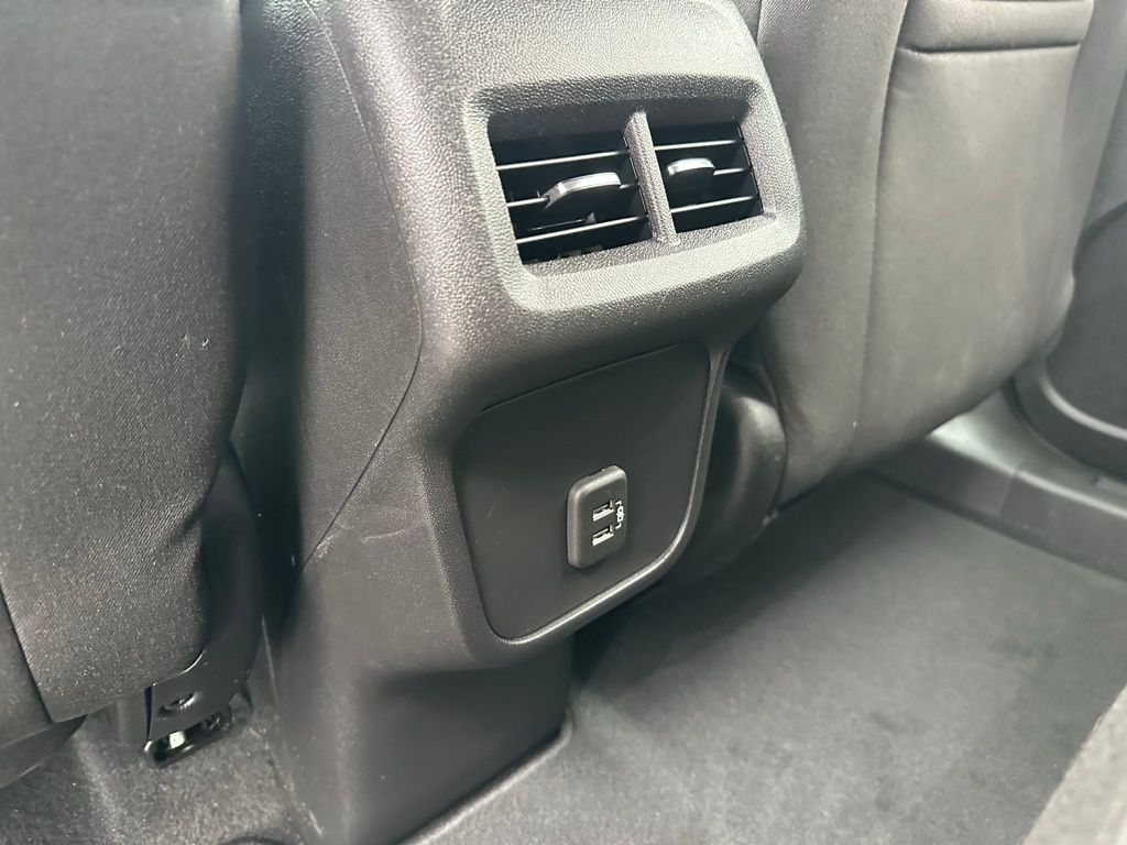 Vehicle image 16 of 27