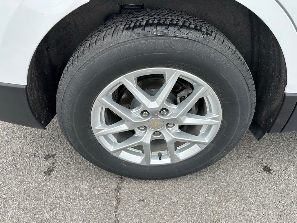 Vehicle image 9 of 27