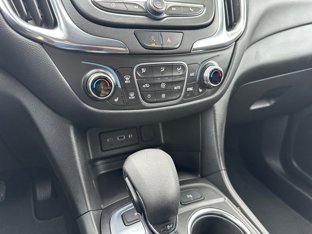 Vehicle image 22 of 27