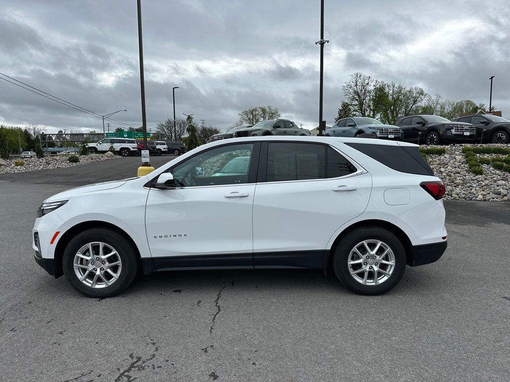Vehicle image 8 of 27