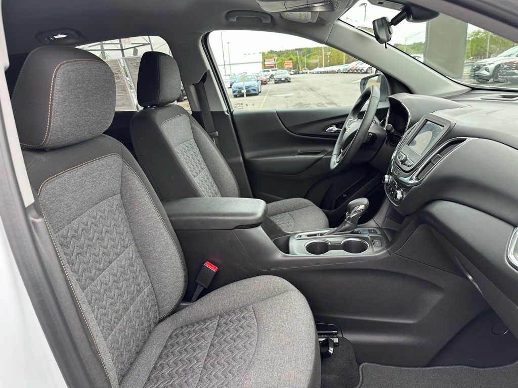 Vehicle image 20 of 27