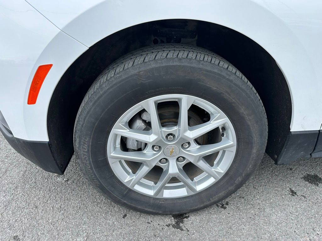 Vehicle image 11 of 27