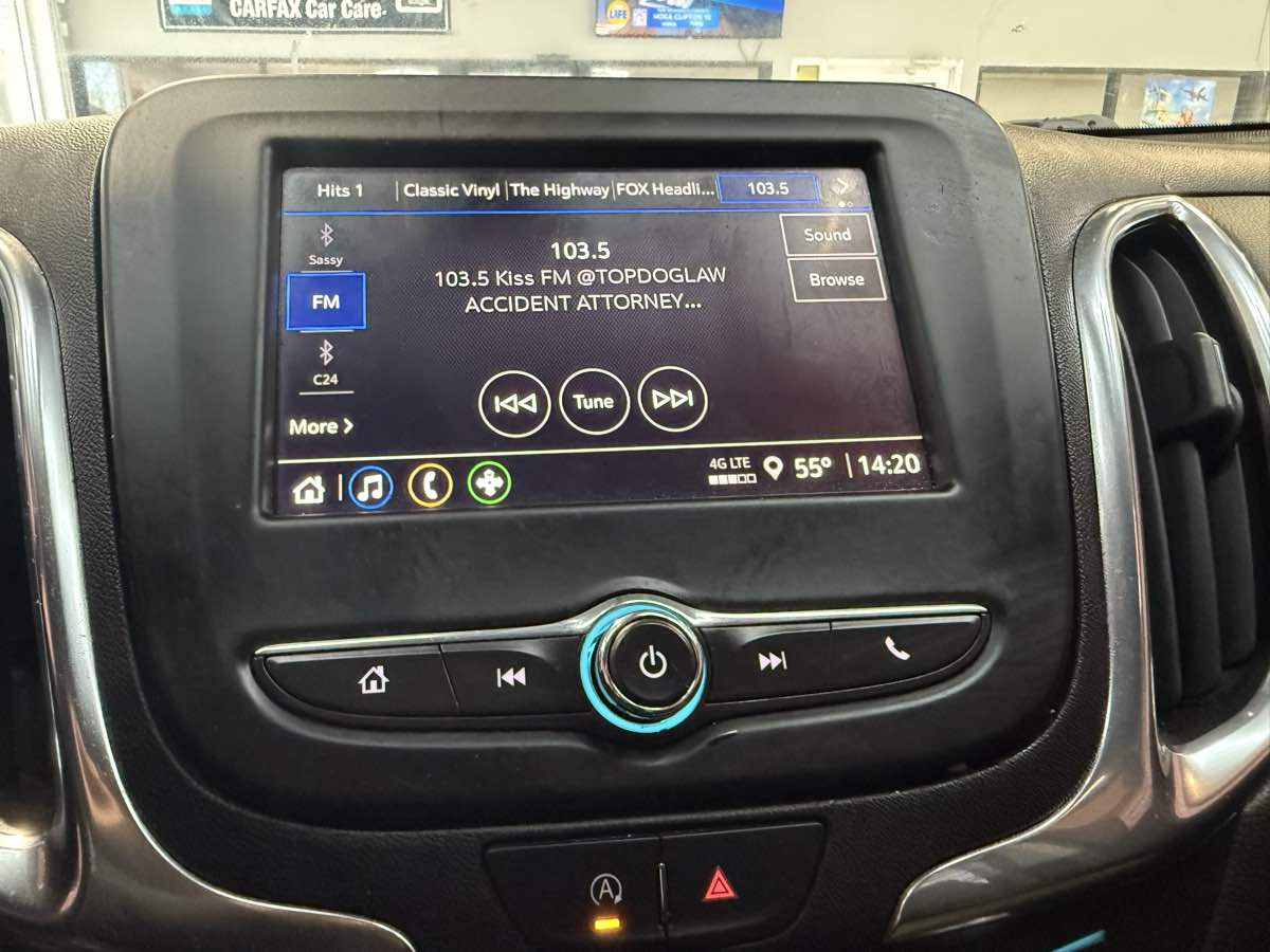 Vehicle image 22 of 45
