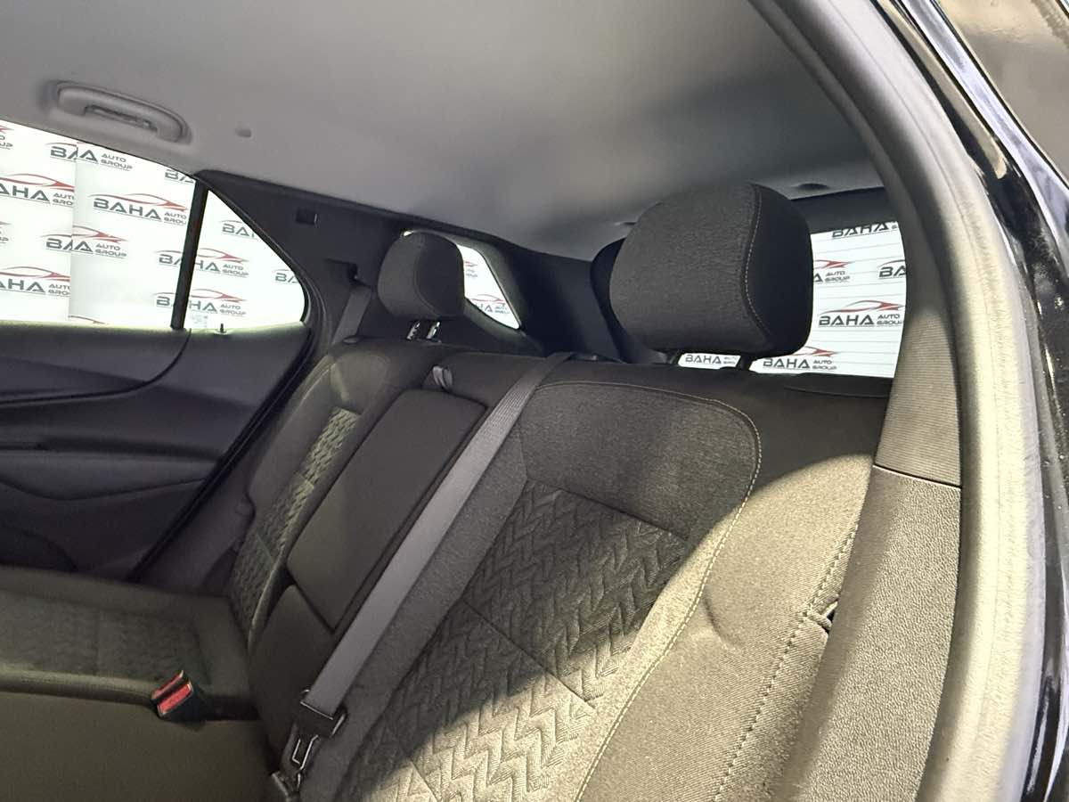 Vehicle image 36 of 45