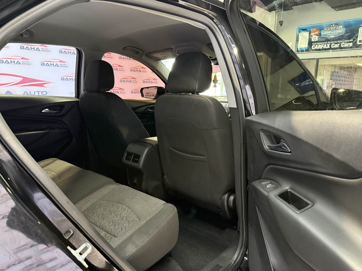 Vehicle image 40 of 45