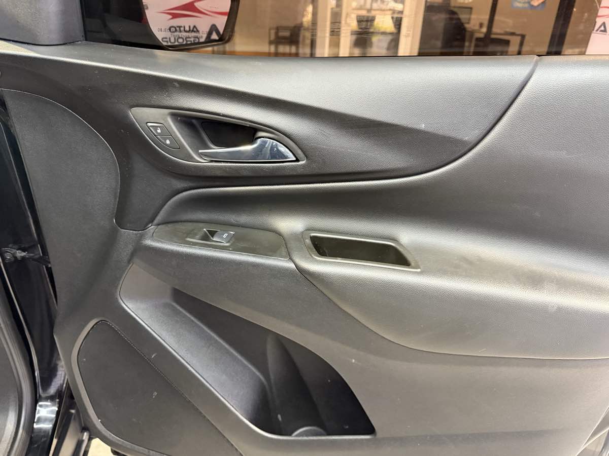 Vehicle image 43 of 45