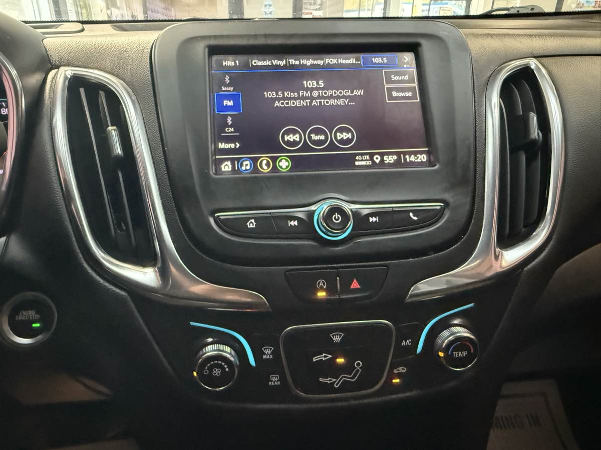 Vehicle image 21 of 45