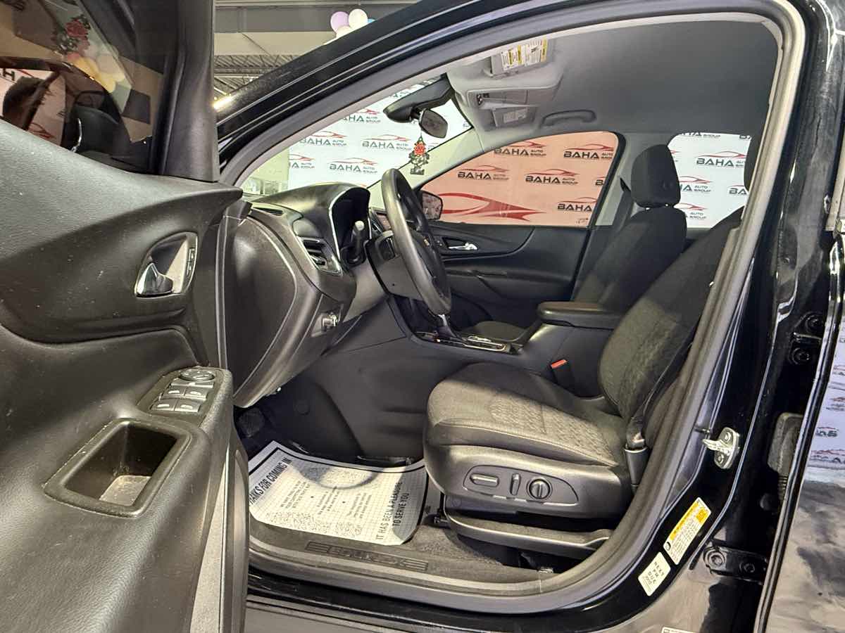 Vehicle image 29 of 45