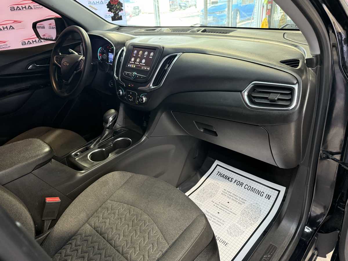 Vehicle image 41 of 45