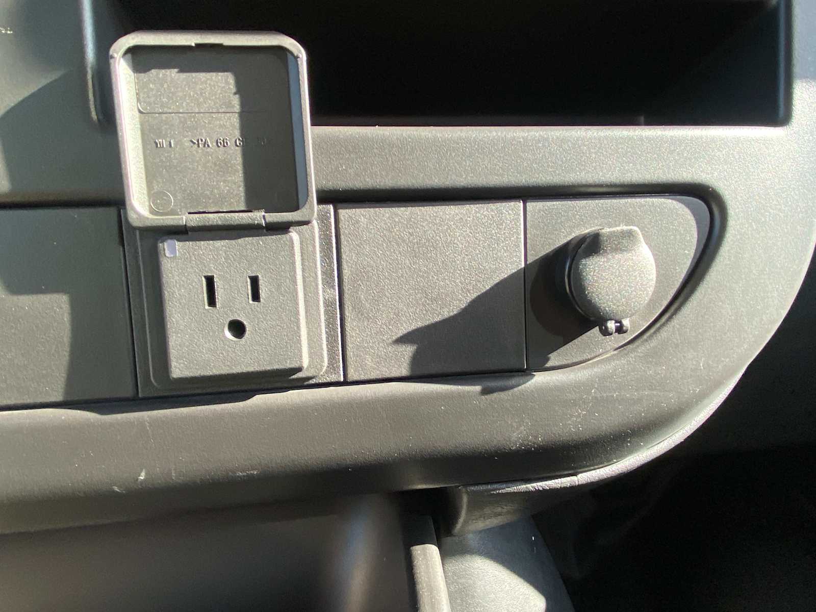 Vehicle image 10 of 50