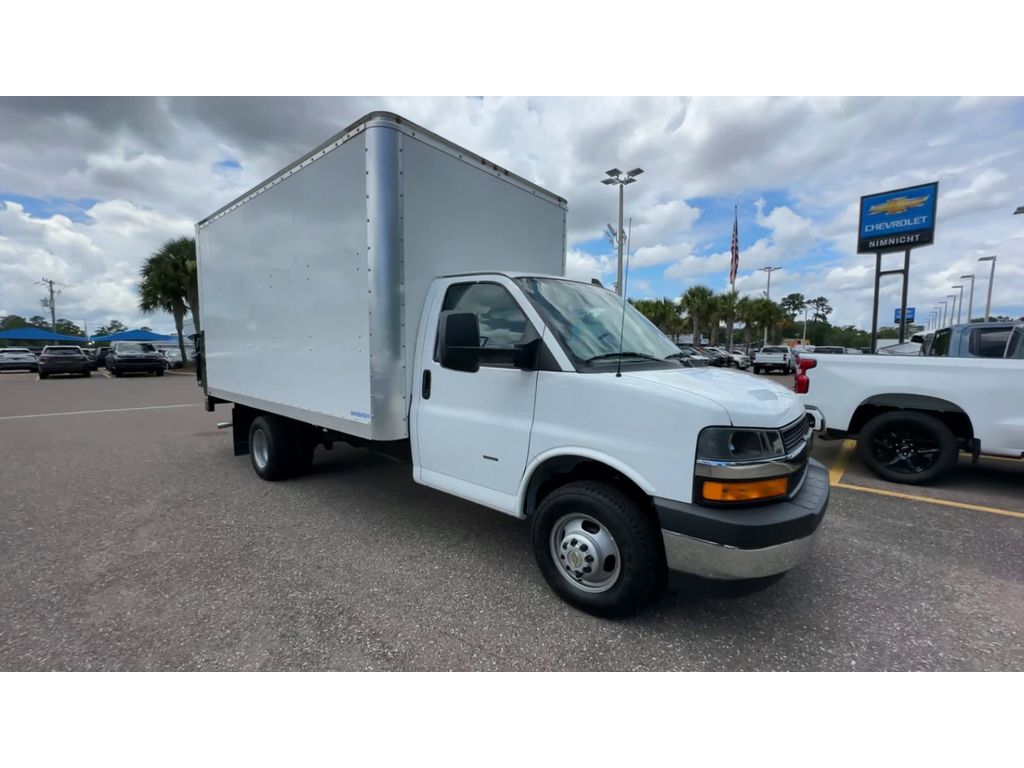 Vehicle image 4 of 15