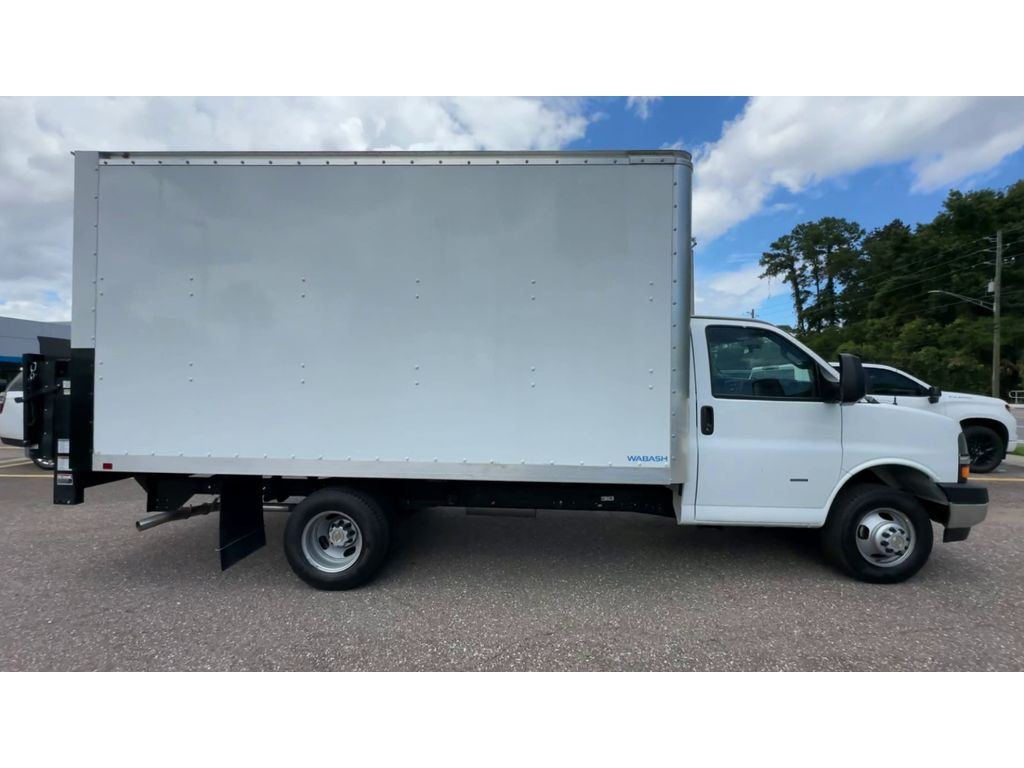 Vehicle image 6 of 15