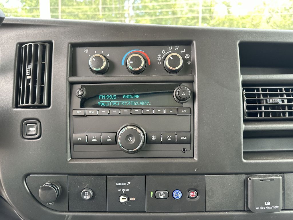 Vehicle image 13 of 15
