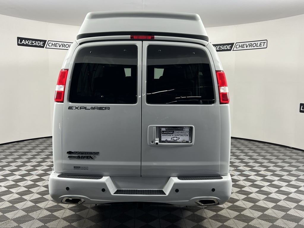 Vehicle image 9 of 46
