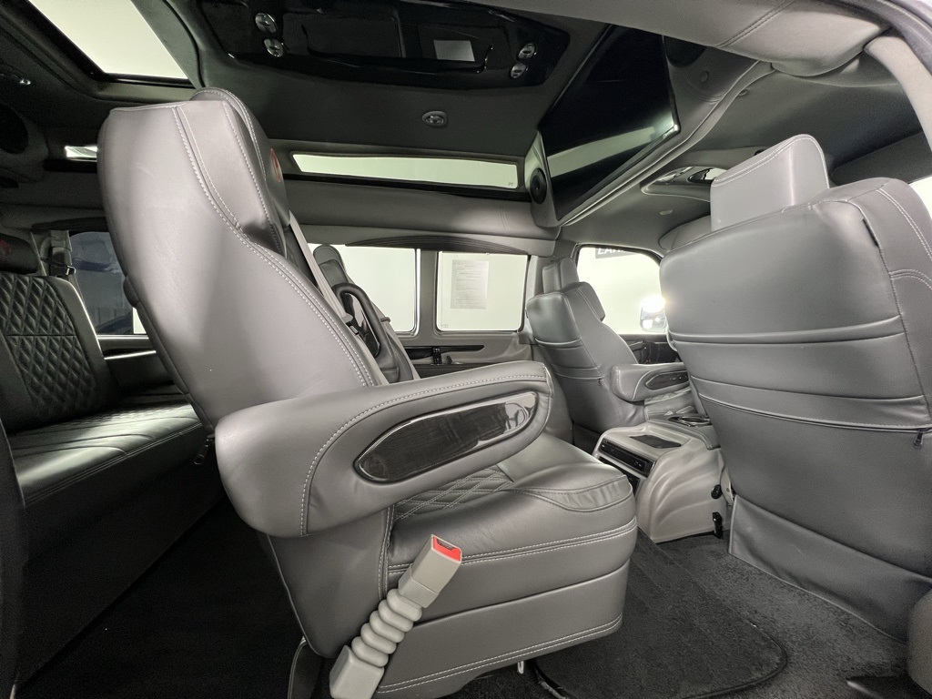 Vehicle image 15 of 46