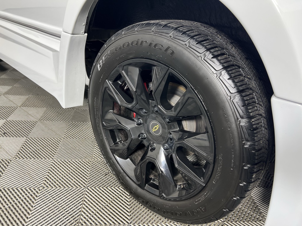 Vehicle image 11 of 46