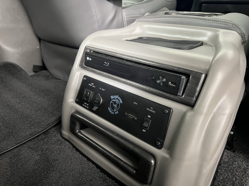 Vehicle image 18 of 46