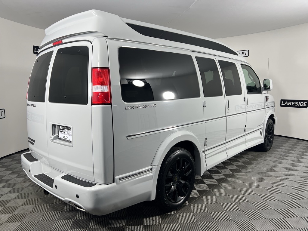 Vehicle image 3 of 46