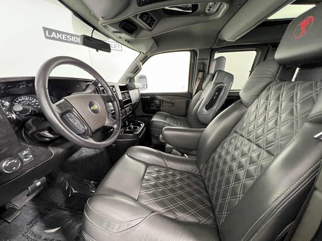 Vehicle image 14 of 46