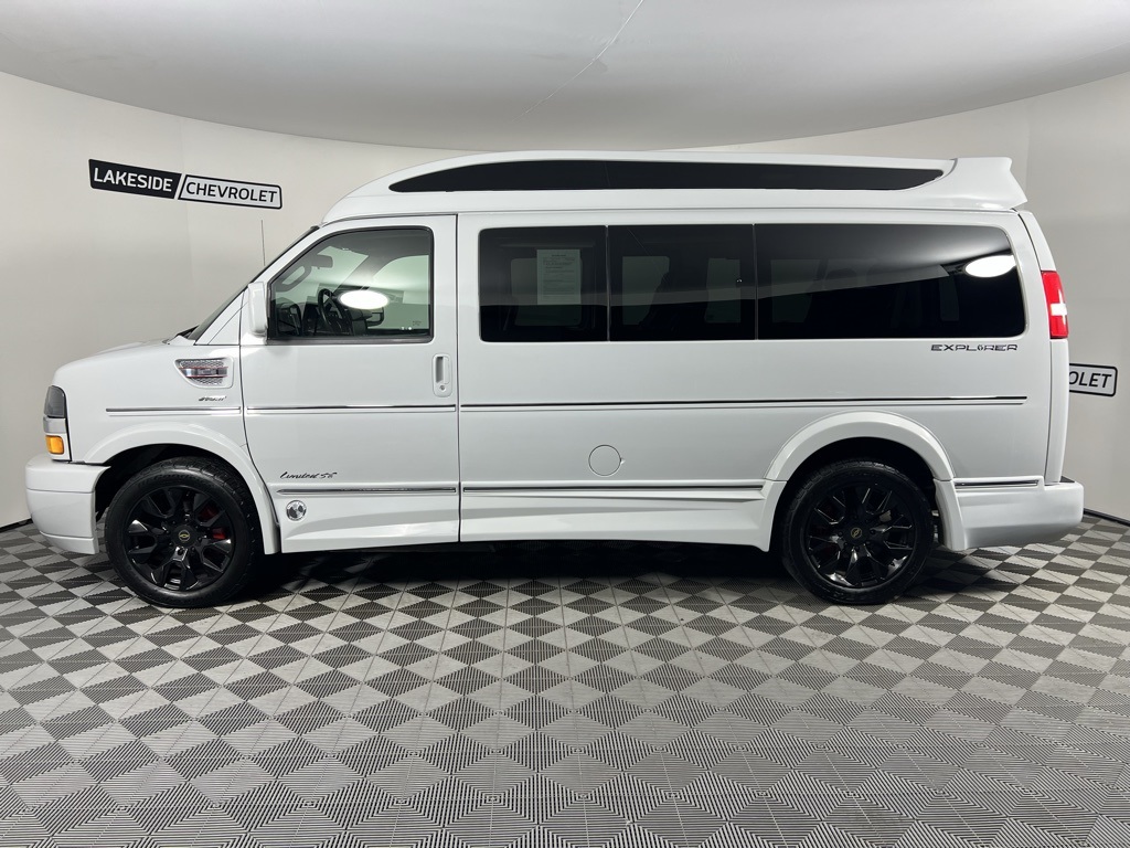 Vehicle image 2 of 46