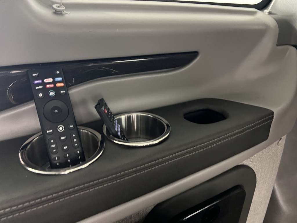 Vehicle image 23 of 46