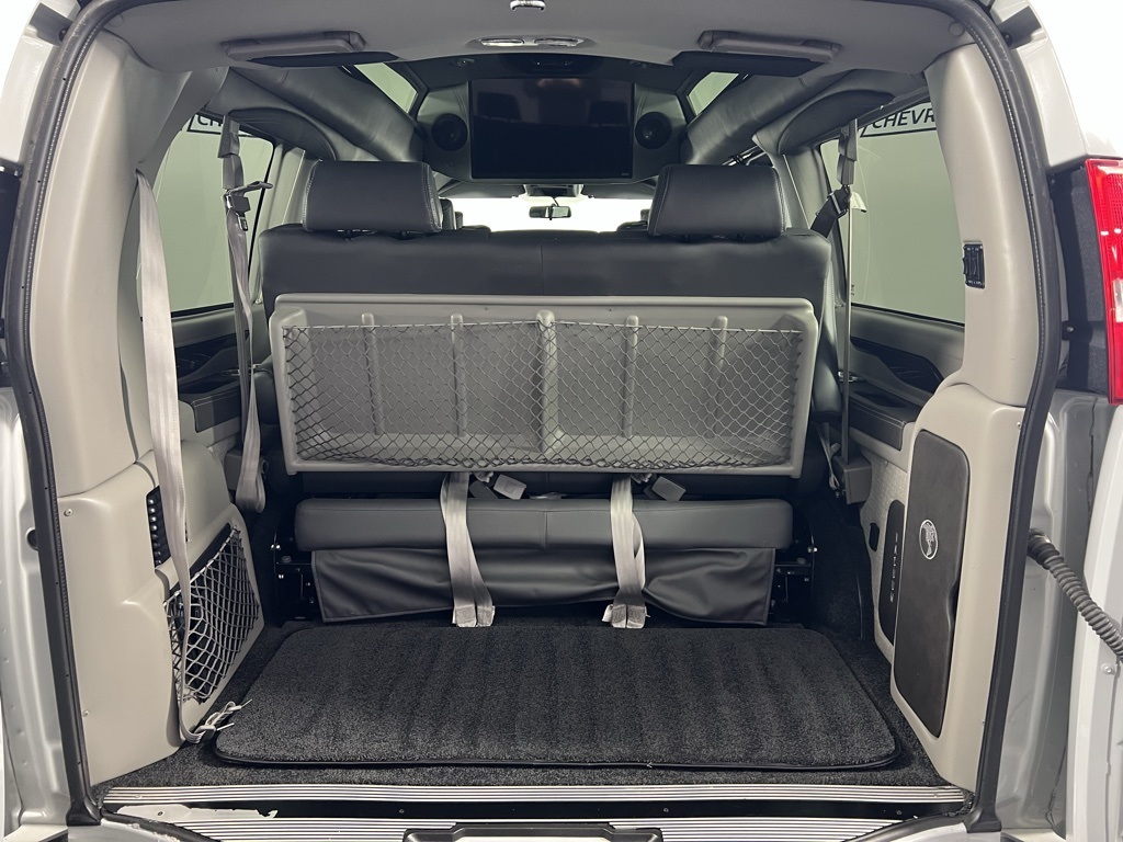 Vehicle image 26 of 46