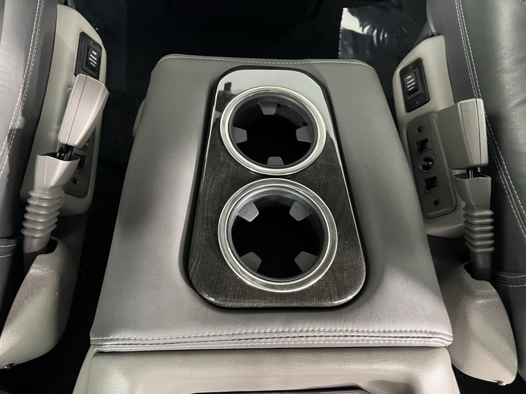 Vehicle image 21 of 46
