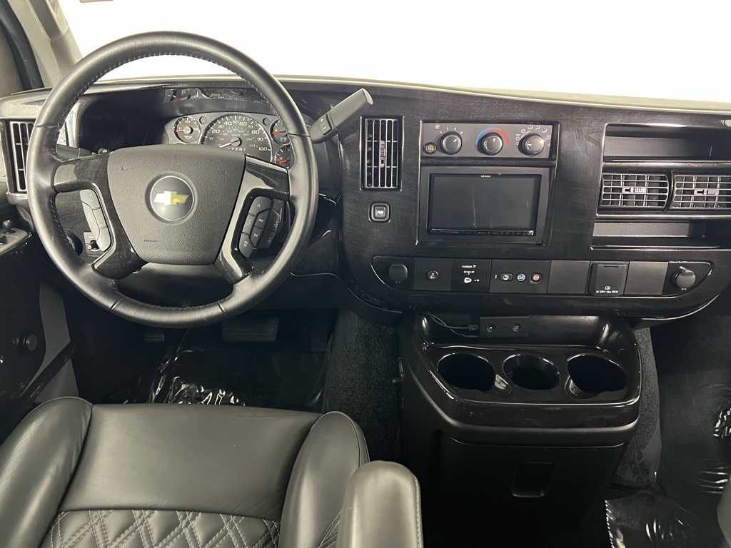 Vehicle image 22 of 46