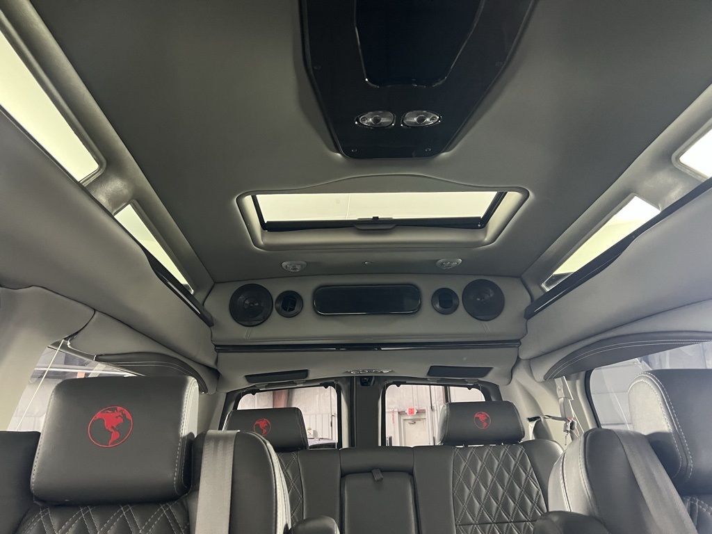 Vehicle image 44 of 46