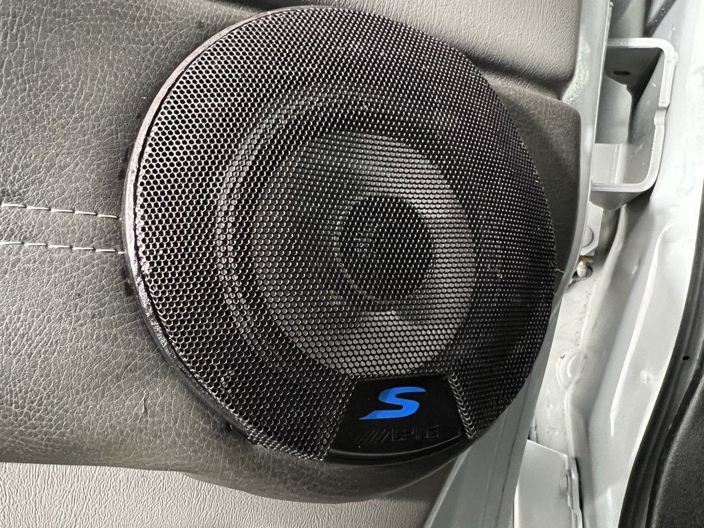 Vehicle image 35 of 46