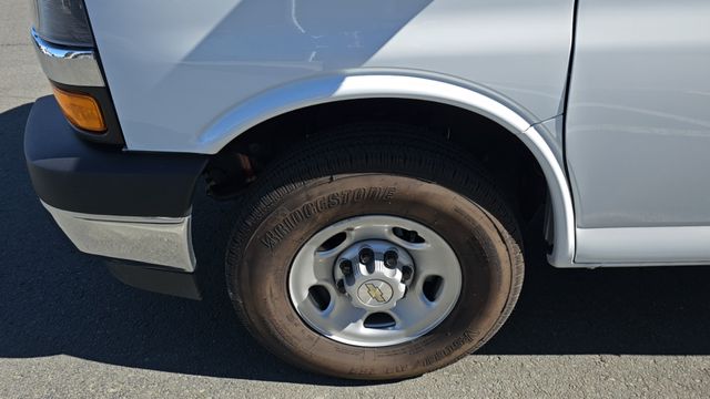 Vehicle image 7 of 26