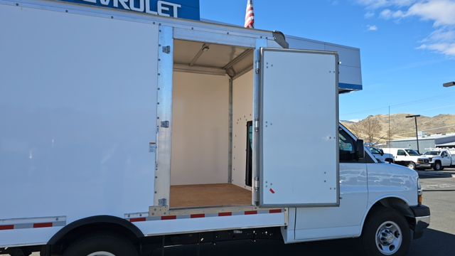 Vehicle image 16 of 26