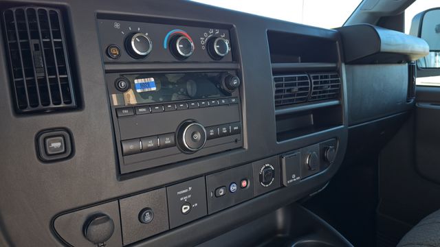Vehicle image 22 of 26