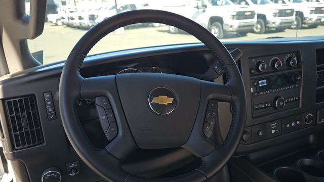 Vehicle image 21 of 26