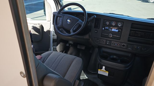 Vehicle image 15 of 26