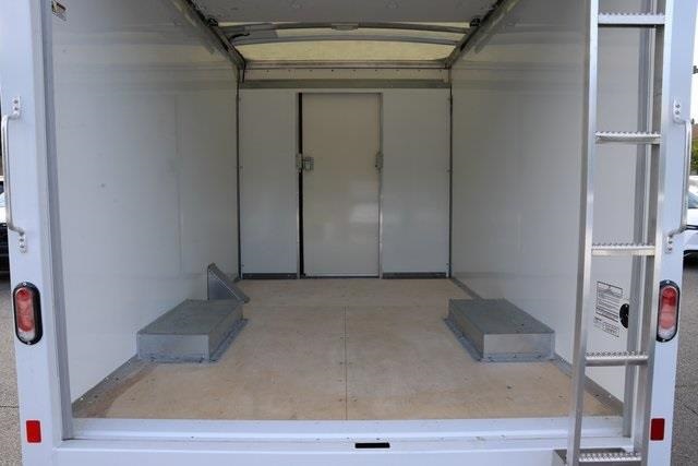 2023 Chevrolet Express Base Image 6 of 15