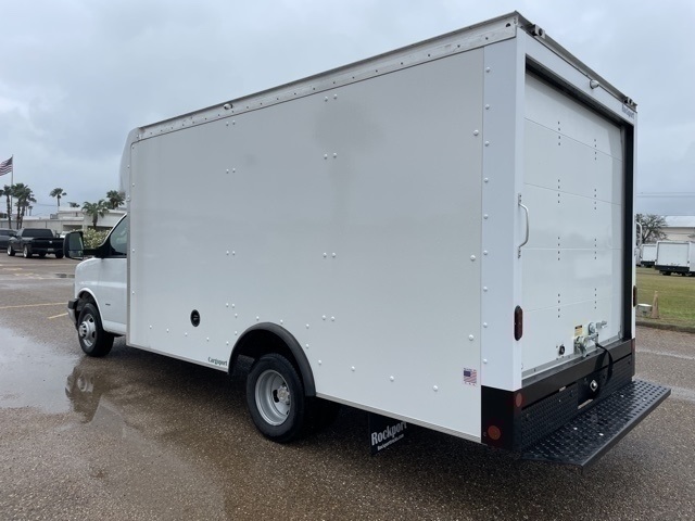 Vehicle image 8 of 19