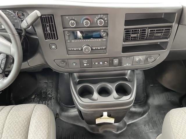Vehicle image 14 of 19